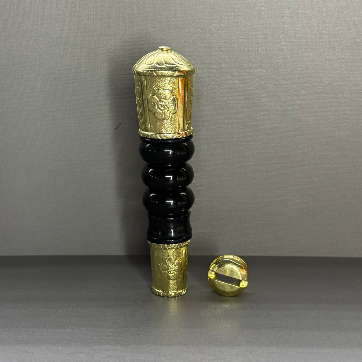 CABO BOLHADO FLORAL BLACK DOURADO