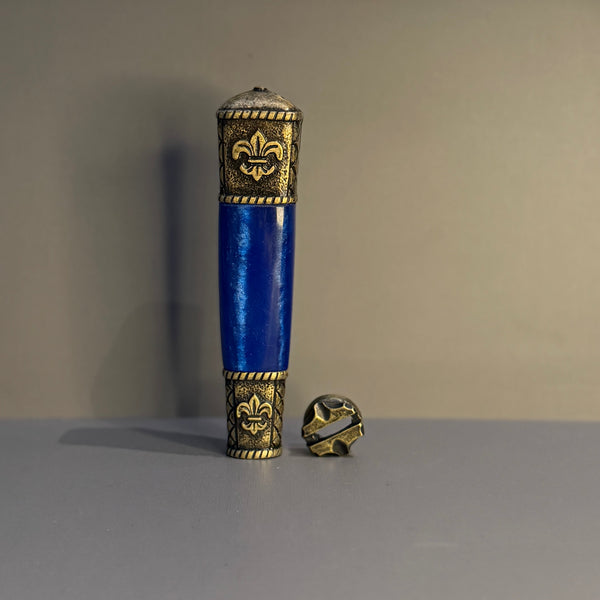 CABO FLOR DE LIZ BLUE + BOTÃO
