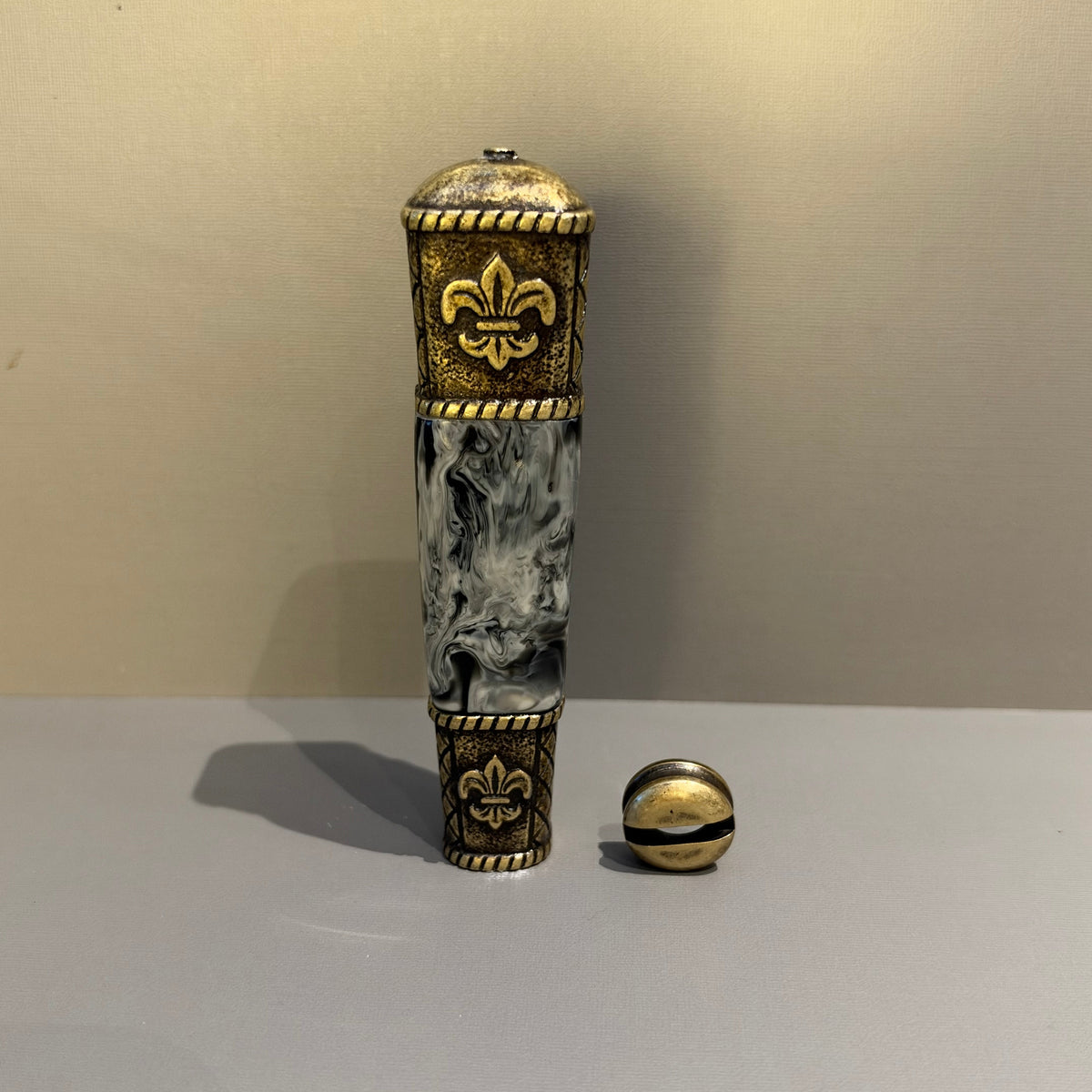 CABO FLOR DE LIZ + BOTÃO